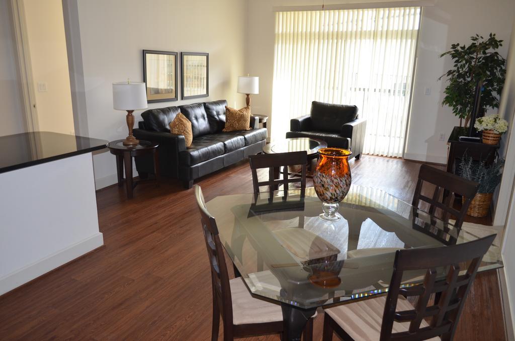 Apartamento Domain At Citycentre Houston Exterior foto